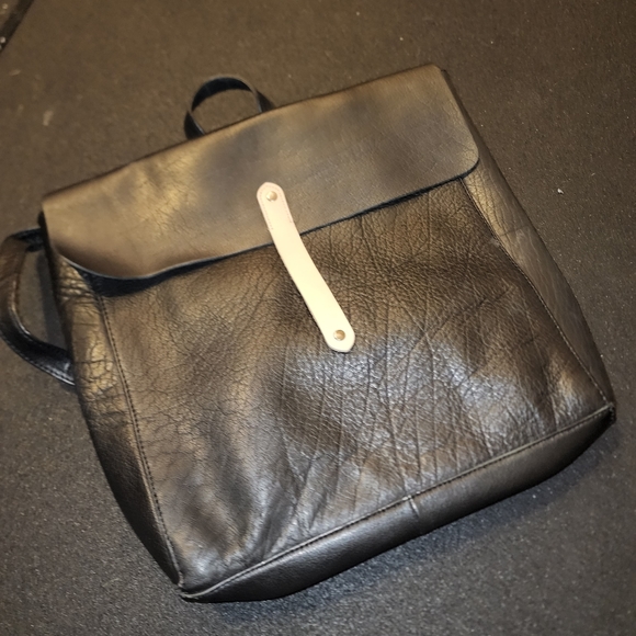 Elk pure leather back pack. Only used once. - Picture 2 of 4